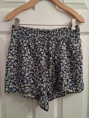 Divided Floral Shorts Size 4